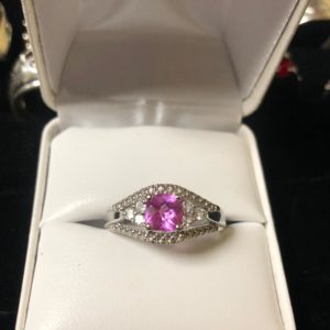 UNIQUE Pink sapphire diamond quality