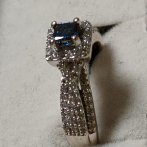 Blue diamond white gold ring