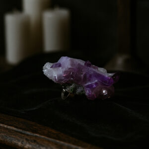 Art Amethyst ring