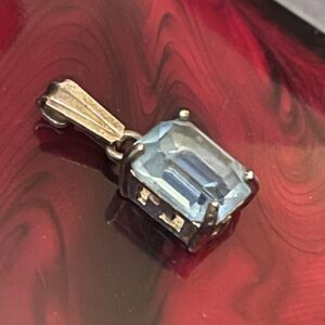 Sterling silver aqua marine crystal pendant